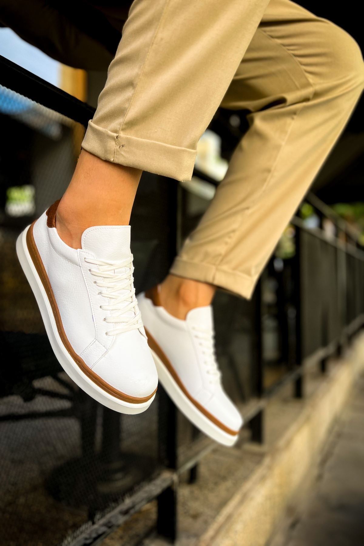 MN979 - Santoni GBT სპორტული მამაკაცის ფეხსაცმელი თეთრი/თამბაქოსფერი